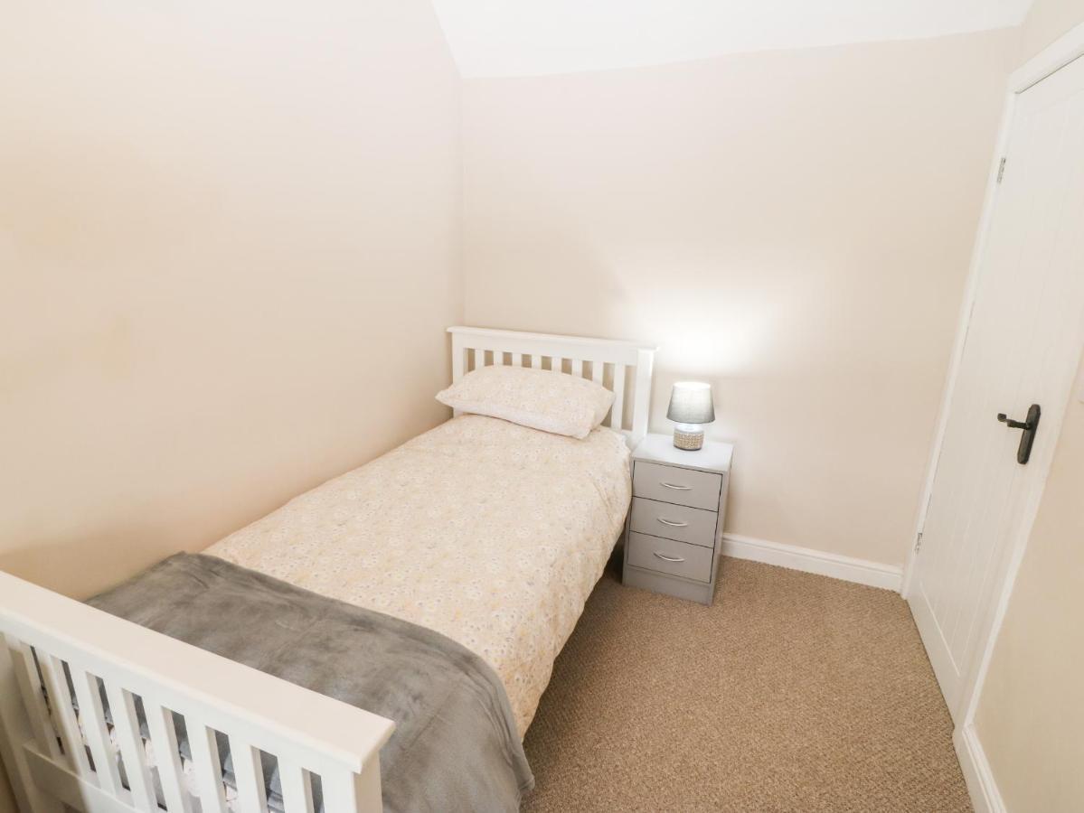 3 Green Terrace Gaerwen Luaran gambar