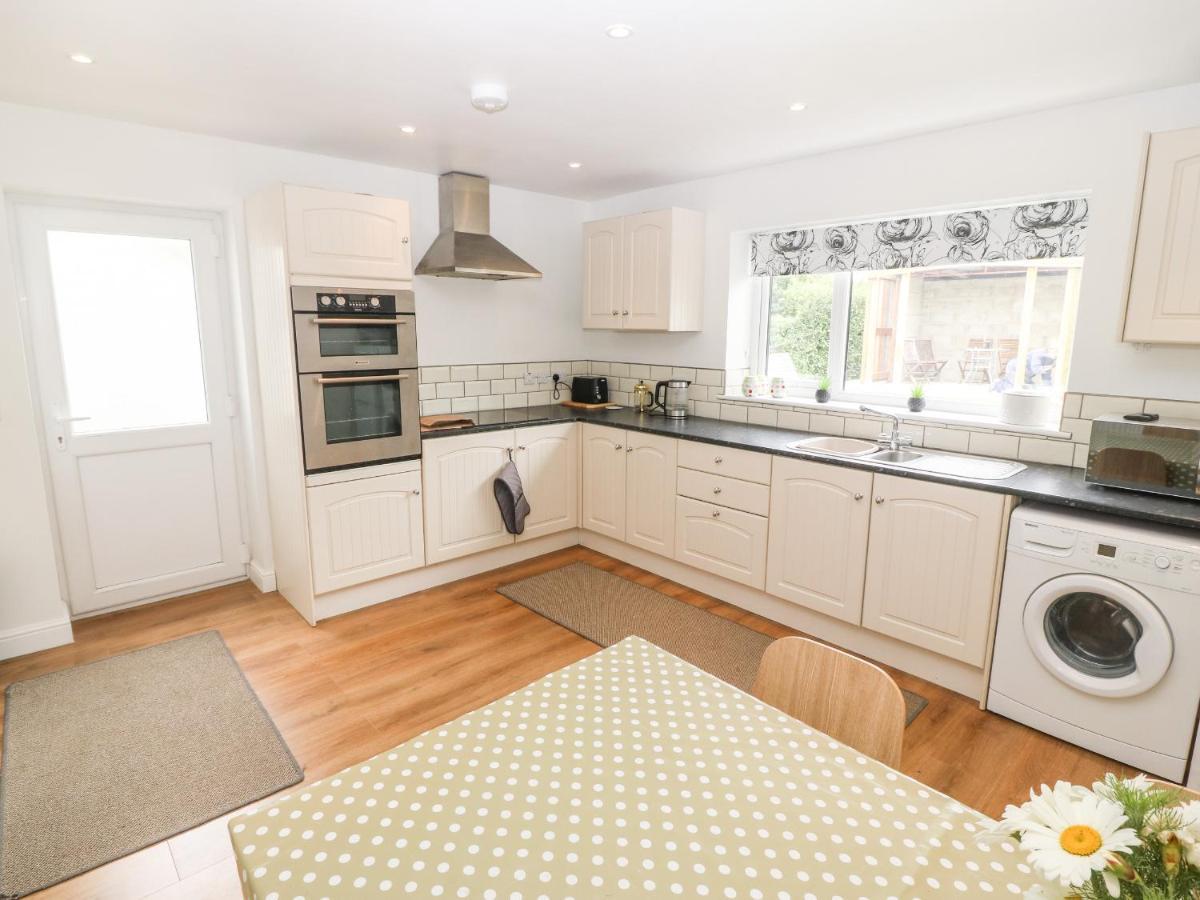 3 Green Terrace Gaerwen Luaran gambar