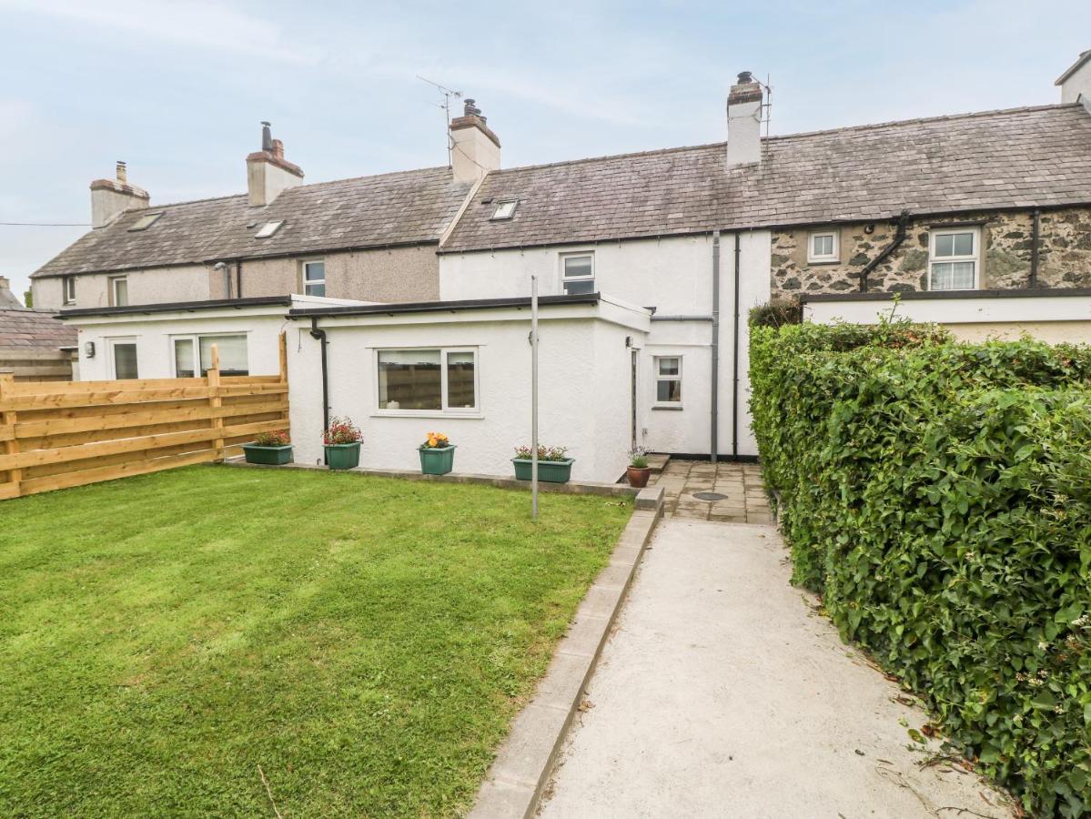 3 Green Terrace Gaerwen Luaran gambar